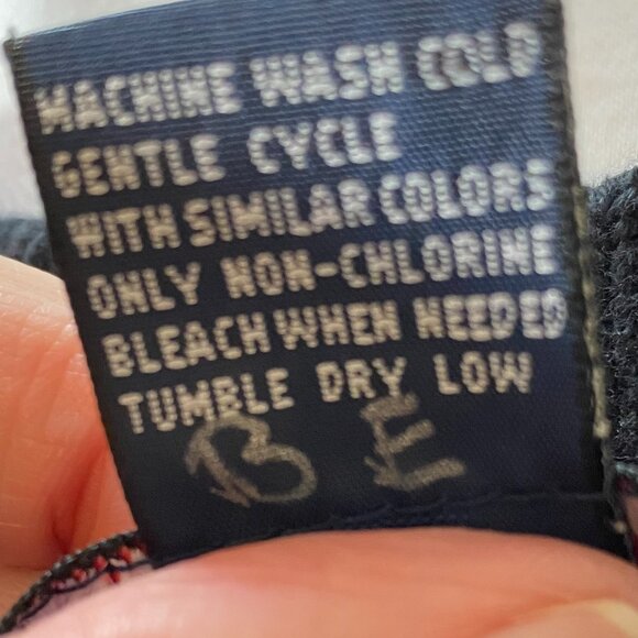 Black Cotton V-Neck Sweater, Men's Large, by Roundtree & Yorke - Picture 3 of 8